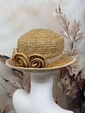 Pălărie împletită retro cu detalii decorative
