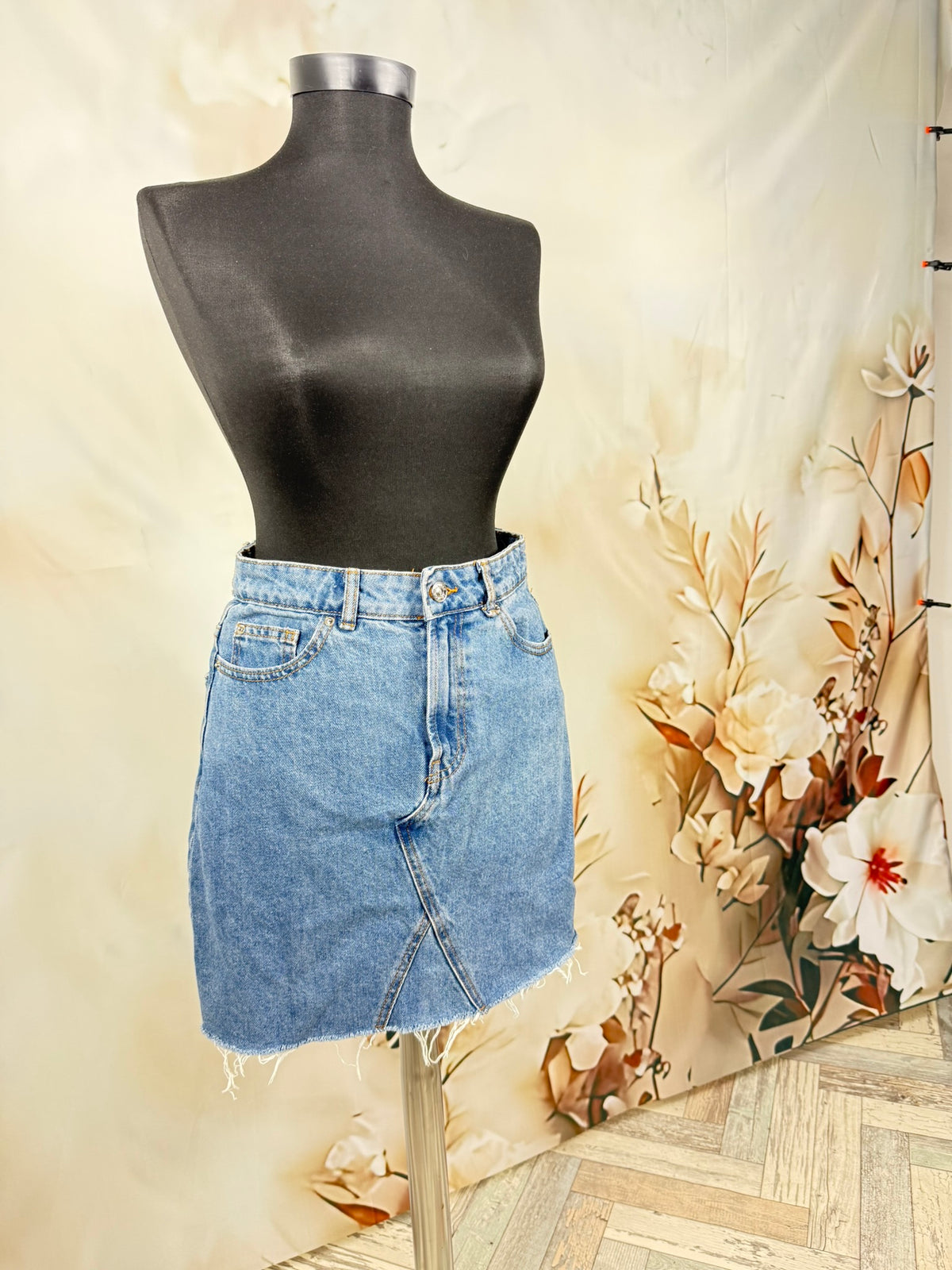Fustă Mini din Denim Bleu cu Tiv Franjurat