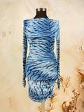 Rochie mini albastră din mesh cu print zebra