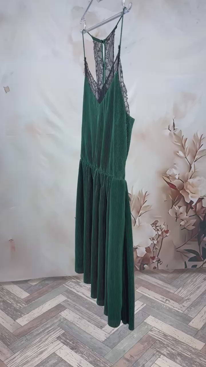 Rochie verde petrol plisată cu dantelă